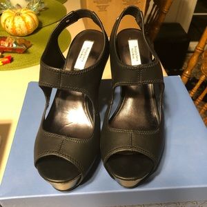 Women’s black wedges